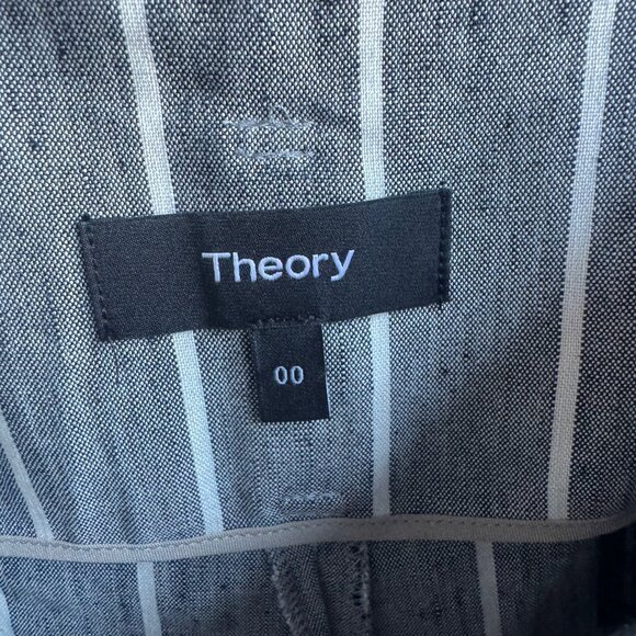 Theory Gray/White Striped High Waist Shorts ("No Belt Included") Women's Size 00 - Picture 3 of 9